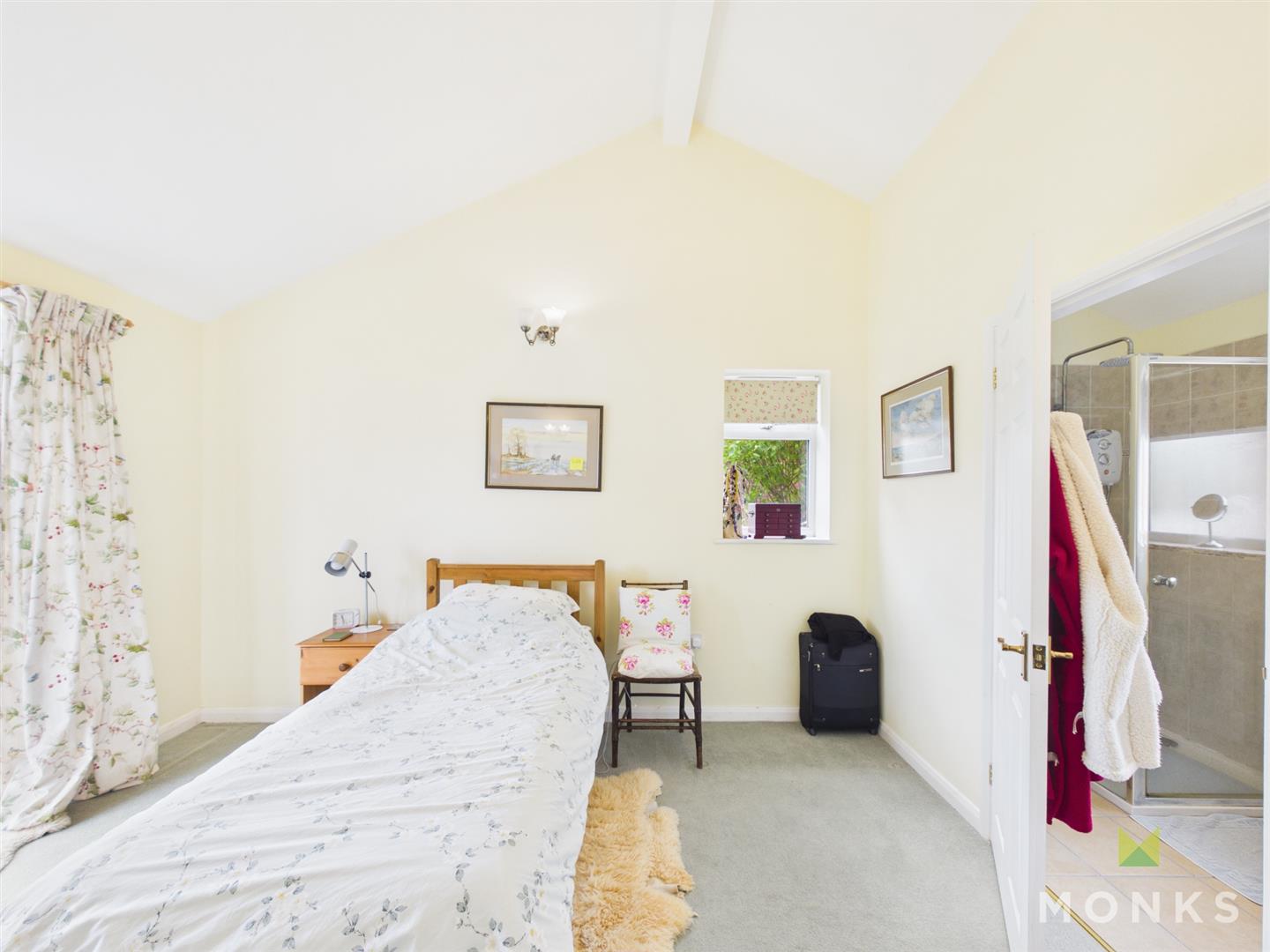 26 Soulton Crescent, Shrewsbury, SY4 5HY For Sale